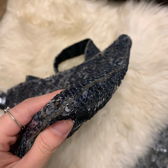 ❌SOLD❌Vintage Chanel sequin evening hand bag - Picture 7 of 10